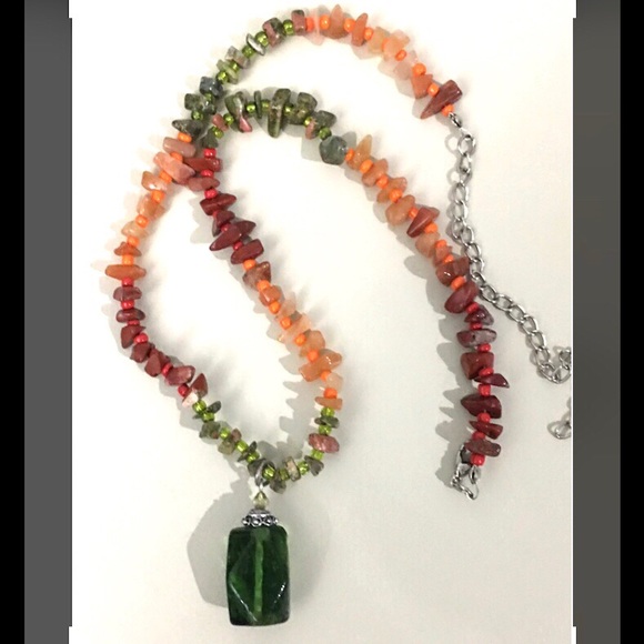 Multi Gemstone necklace with Green pendant - Picture 2 of 9